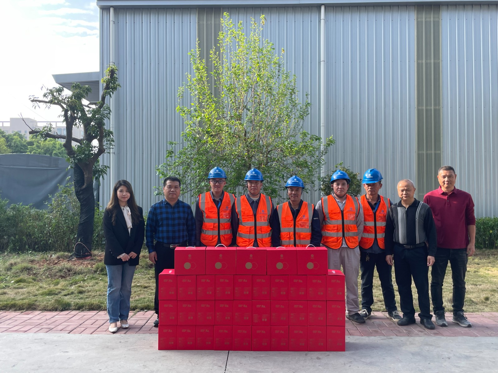 厚街分公司分會慰問一線職工.jpg 厚街分公司分會慰問一線職工.jpg