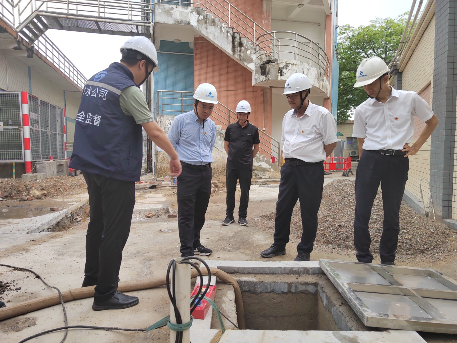 安全檢查現(xiàn)場(chǎng) (2).jpg