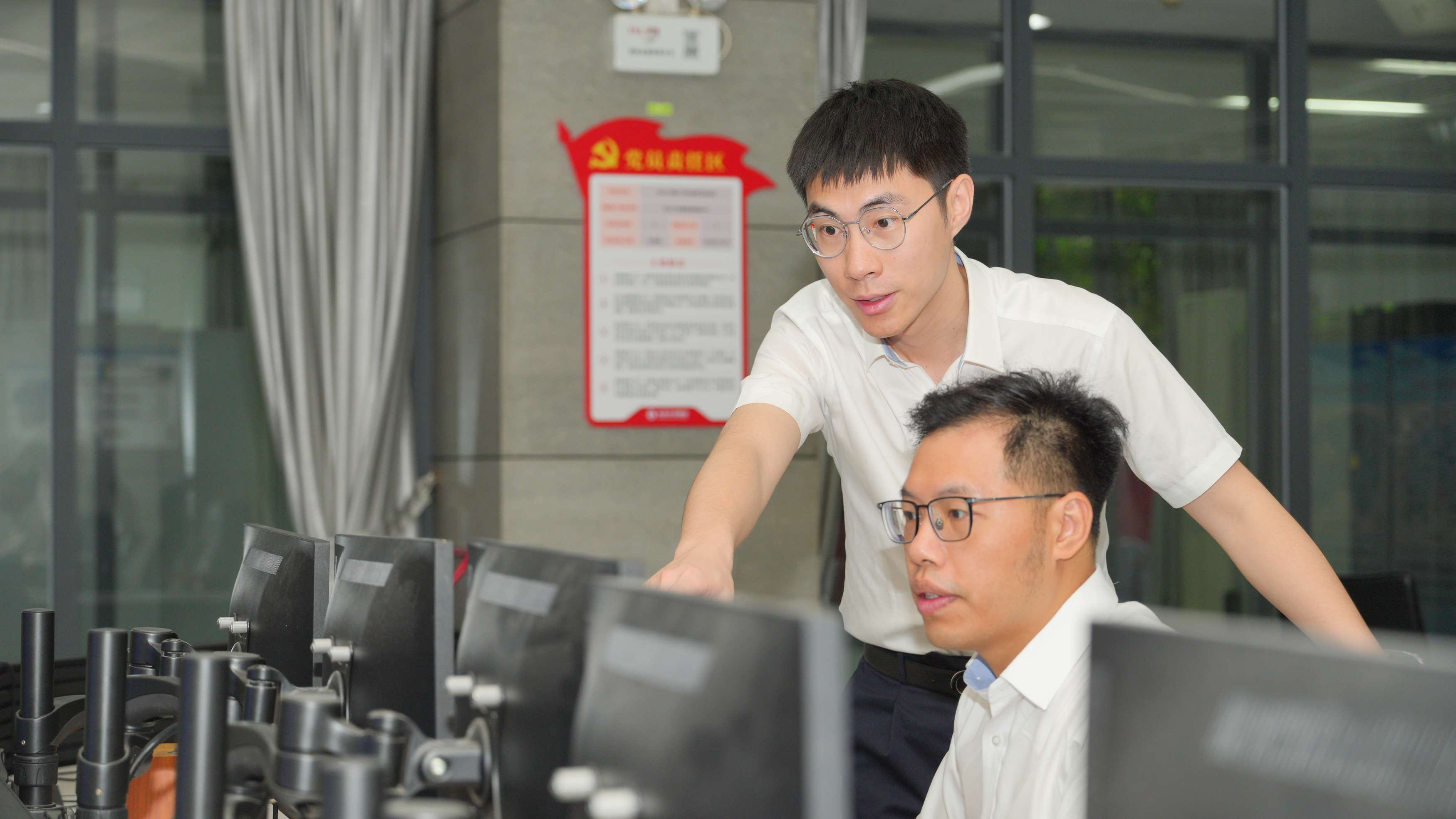 0569d583023150931e203d511f128c2.jpg 0569d583023150931e203d511f128c2.jpg