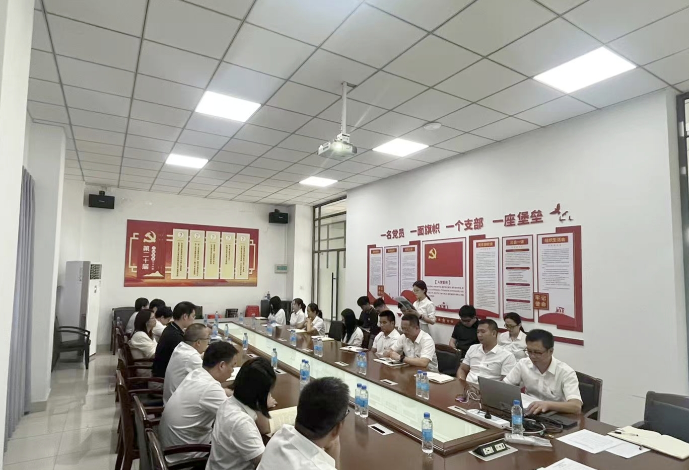 3. 眾源公司黨支部組織全體黨員及關鍵崗位干部開展分享交流。.jpg