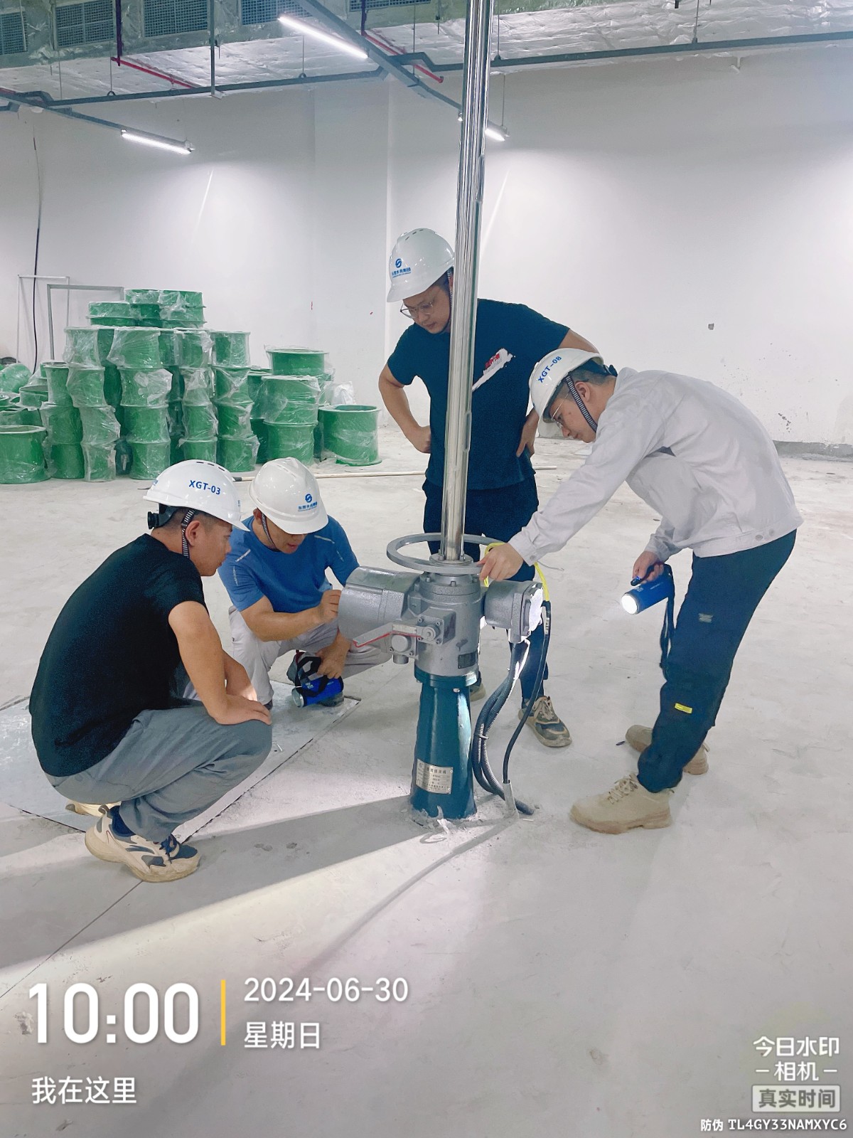 運(yùn)營團(tuán)隊(duì)現(xiàn)場調(diào)試檢查運(yùn)行情況1.jpg 運(yùn)營團(tuán)隊(duì)現(xiàn)場調(diào)試檢查運(yùn)行情況1.jpg